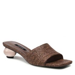 Klapki Gino Rossi. Brązowe klapki Gino Rossi, bez wzorów, bez obcasa. Za 249.99 zł.