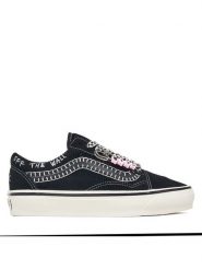 Vans Tenisówki Lx Old Skool Charms VN000EGYBPR1 Czarny. Czarne trampki Vans, bez wzorów, ze skóry, bez zapięcia. Za 499.99 zł.