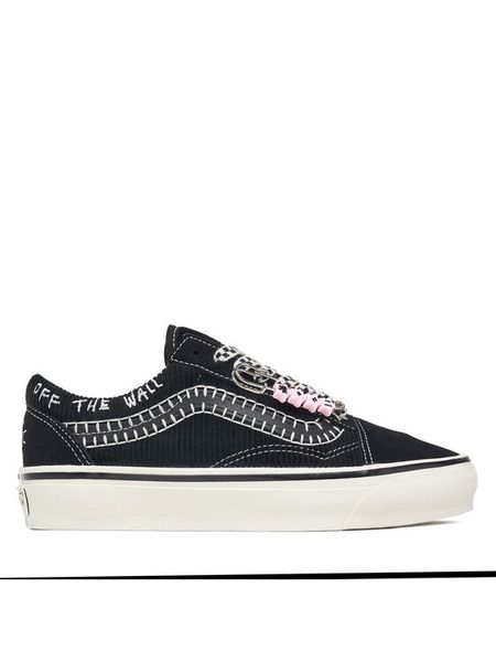 Vans Tenisówki Lx Old Skool Charms VN000EGYBPR1 Czarny. Czarne trampki Vans, bez wzorów, ze skóry, bez zapięcia. Za 499.99 zł.