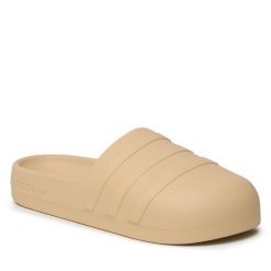 Klapki adidas. Brązowe klapki Adidas, bez wzorów, bez obcasa. Za 179.99 zł.