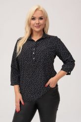 Elegancka czarna koszula z kołnierzykiem w białe kropki PLUS SIZE XXL. Białe koszulki sportowe Nasi partnerzy, bez wzorów, z poliesteru, bez ramiączek. Za 199.90 zł.