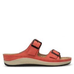 Klapki Inblu. Czerwone klapki Inblu, bez wzorów, bez obcasa. Za 129.99 zł.