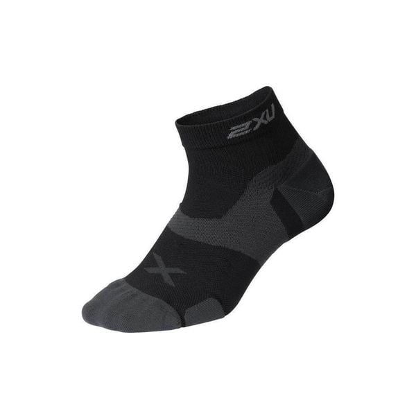 Skarpety 1-4 2XU Vectr Cushion. Białe skarpety 2XU, bez wzorów, z lycry. Za 86.65 zł.