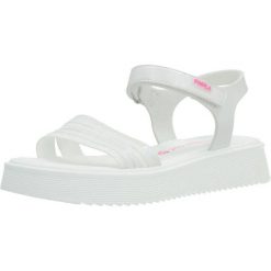 Sandały PABLOSKY 865400P Biały. Białe sandały PABLOSKY, bez wzorów, z syntetyku, bez obcasa, bez zapięcia. Za 150.99 zł.