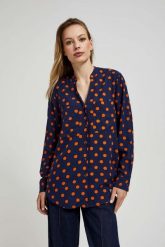 Koszula z długim rękawem. Koszule MOODO, bez wzorów, z wiskozy, bez kołnierzyka, bez ramiączek. W wyprzedaży za 35.99 zł.