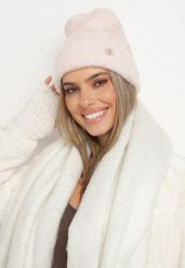 Różowa Czapka Typu Beanie z Wełną i Wiskozą Ozdobiona Naszywką Borirra. Czerwone czapki Born2be, z aplikacjami, z wełny. Za 44.99 zł.