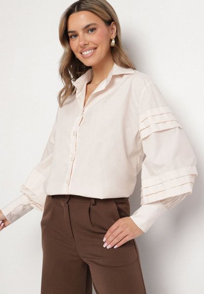 Jasnobeżowa Koszula z Bawełną Ozdobiona Szerokimi Rękawami Edimelia. Brązowe koszule Born2be, m, bez wzorów, z bawełny, eleganckie, bez kołnierzyka, bez ramiączek. Za 99.99 zł.