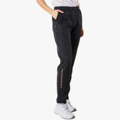 Spodnie treningowe damskie Swedemount Training Logo Pants II. Brązowe spodnie materiałowe SWEDEMOUNT, na co dzień, bez wzorów, z dresówki. Za 199.99 zł.