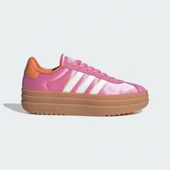 Buty VL Court Bold Junior. Białe obuwie sportowe Adidas, bez zapięcia, na jogę i pilates. Za 279.00 zł.