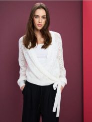 Ażurowy kardigan - kremowy. Białe kardigany Sinsay, l, w ażurowe wzory. Za 49.99 zł.