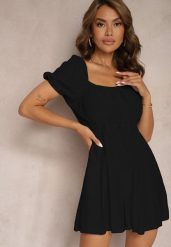 Czarny Wiskozowy Letni Kombinezon z Krótkim Rękawem i Kwadratowym Dekoltem Geviana. Czarne sukienki Renee, na spotkanie biznesowe, na lato, l, bez wzorów, z wiskozy, eleganckie, bez kołnierzyka, bez ramiączek, mini, sportowe. Za 64.99 zł.