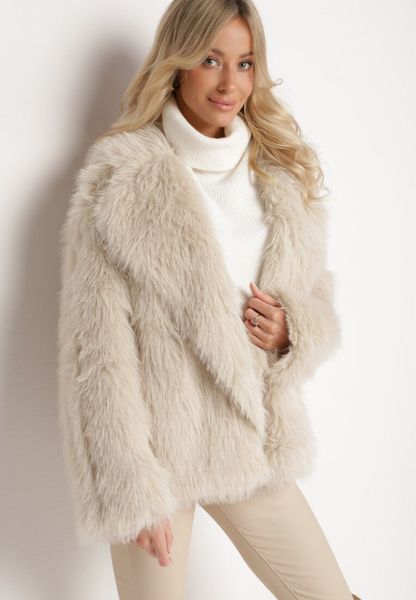 Beżowa Futrzana Kurtka Płaszcz o Krótkim Kroju z Kieszeniami Tilisha. Brązowe płaszcze Born2be, l, z aplikacjami, z futra, bez kaptura. Za 259.99 zł.