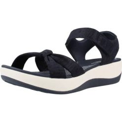 Sandały CLARKS ARLA SHORE Niebieski. Niebieskie sandały Clarks, bez wzorów, z syntetyku, bez obcasa, bez zapięcia. Za 130.99 zł.
