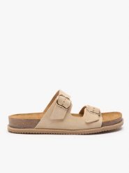 Piaskowe klapki z dwoma paskami. Brązowe klapki Ryłko, bez wzorów, ze skóry, z okrągłym noskiem, bez obcasa, na płaskiej podeszwie. Za 379.99 zł.