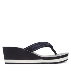 Japonki Tommy Hilfiger. Niebieskie klapki TOMMY HILFIGER, bez wzorów, bez obcasa. Za 159.99 zł.