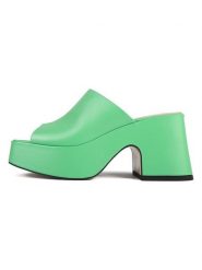 Loft37 Skórzane klapki w kolorze zielonym rozmiar: 40. Zielone klapki loft37, bez wzorów, z otwartym noskiem, bez obcasa, na obcasie. Za 347.99 zł.