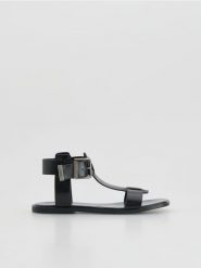 Sandały z łączonych materiałów - mahoniowy. Brązowe sandały Reserved, bez wzorów, z materiału, bez obcasa, bez zapięcia. Za 169.99 zł.