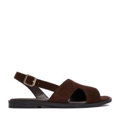 Sandały Lasocki. Brązowe sandały Lasocki, bez wzorów, bez obcasa, na płaskiej podeszwie, bez zapięcia. Za 139.99 zł.