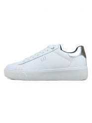 GAP Sneakersy "Cary" w kolorze srebrno-białym rozmiar: 39. Białe trampki GAP, bez wzorów, bez zapięcia. Za 141.19 zł.