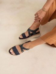 Sandały damskie TBS Zoelenn Super Milled Waxy. Niebieskie sandały Tbs, bez wzorów, z materiału, eleganckie, bez obcasa, bez zapięcia. Za 283.00 zł.