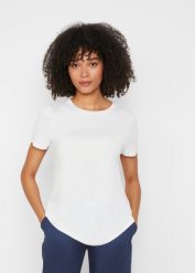 Długi T-shirt z miękkiej wiskozy. Czarne t-shirty bonprix, bez wzorów, z wiskozy, bez kołnierzyka, bez ramiączek. Za 44.99 zł.