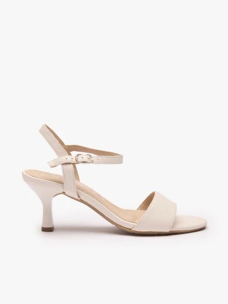 Kremowe sandały ślubne. Brązowe sandały Ryłko, bez wzorów, z gumy, eleganckie, bez obcasa, na obcasie, bez zapięcia. Za 349.99 zł.