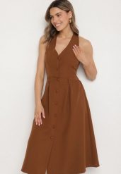 Brązowa Sukienka na Szyję z Ozdobnymi Guzikami Folorea. Brązowe sukienki Born2be, m, bez wzorów, bez kołnierzyka, bez ramiączek, midi. Za 109.99 zł.