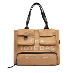 Torebka Marc Jacobs. Brązowe torebki klasyczne Marc Jacobs, bez wzorów, bez dodatków. Za 1,879.00 zł.