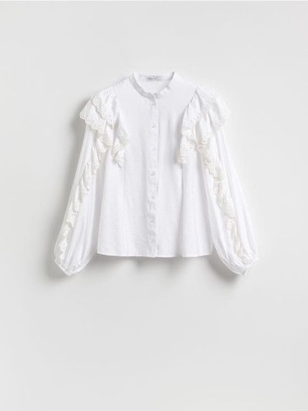 Koszula z falbanami - biały. Białe koszule Reserved, l, bez wzorów, z tkaniny, bez kołnierzyka, bez ramiączek. Za 139.99 zł.