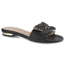 Czarne Klapki Damiss Modne Skórzane Letnie Buty. Czarne klapki DAMISS, bez wzorów, z materiału, bez obcasa, na płaskiej podeszwie. Za 209.00 zł.