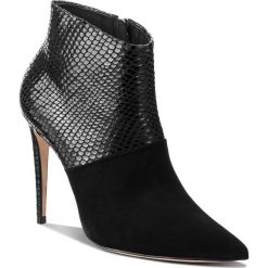 Botki KAZAR - Lucianna 33958-31-00 Black. Czarne botki Kazar, bez wzorów, z nubiku, bez obcasa, na obcasie, bez zapięcia. W wyprzedaży za 449.00 zł.