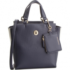 Torebka TOMMY HILFIGER - Effortless Saffiano Satchel AW0AW06117 901. Niebieskie torebki klasyczne TOMMY HILFIGER, bez wzorów, ze skóry ekologicznej, bez dodatków. W wyprzedaży za 339.00 zł.