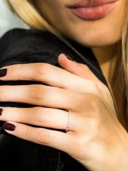 DIAMOND & CO Złoty pierścionek "Simply you" z diamentami rozmiar: 56. Szare pierścionki Diamond & Co, z diamentem, złote. Za 842.45 zł.