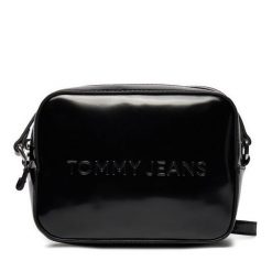 Torebka Tommy Jeans. Czarne listonoszki Tommy Jeans, bez wzorów, z jeansu, bez dodatków. Za 369.99 zł.