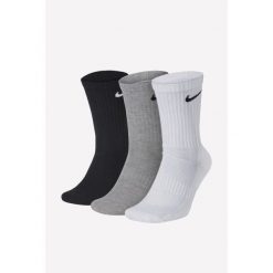Skarpety Nike 3 pary biały, czarny, szary. Szare skarpety Nike, bez wzorów. Za 49.90 zł.