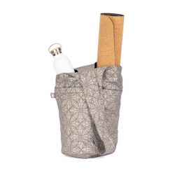 Torba na matę do jogi RAJA Maharaja. Brązowe torby na ramię BODHI, z aplikacjami, z bawełny, eleganckie, na ramię, duże, z nadrukiem, bez dodatków. Za 129.99 zł.