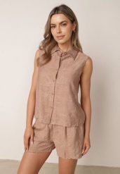 Brązowy Haftowany Komplet z Wiskozy Koszula Bez Rękawów i Krótkie Spodenki Samethe. Brązowe koszule Born2be, m, bez wzorów, z materiału, eleganckie, bez kołnierzyka, bez ramiączek. Za 179.99 zł.