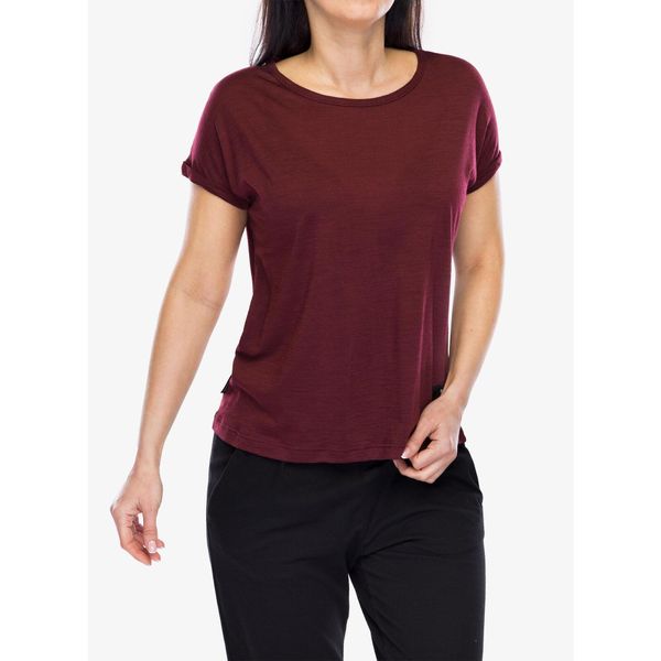 Koszulka merino damska Sensor Merino Air Traveller Tee SS. Czerwone koszulki sportowe Sensor, bez wzorów, bez ramiączek. Za 266.99 zł.