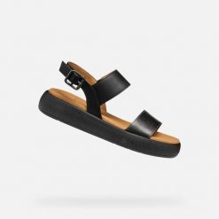 Sandały damskie Geox Camalei. Czarne sandały Geox, bez wzorów, eleganckie, bez obcasa, bez zapięcia. Za 387.95 zł.