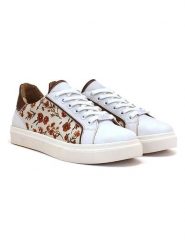 Goby Sneakersy w kolorze kremowo-biało-brązowym rozmiar: 40. Białe trampki Goby, bez wzorów, bez zapięcia. Za 304.99 zł.