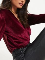 LA Angels Bluzka w kolorze czerwonym rozmiar: M. Czerwone bluzki LA Angels, m, bez wzorów, bez kołnierzyka, bez ramiączek. Za 113.99 zł.