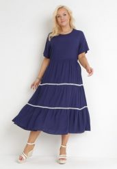 Granatowa Rozkloszowana Sukienka Maxi Wiązana z Tyłu Zathia. Niebieskie sukienki Born2be, xl, w ażurowe wzory, z materiału, bez kołnierzyka, bez ramiączek, maxi, rozkloszowane. Za 79.99 zł.