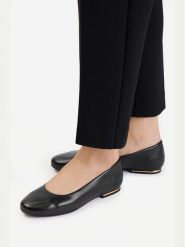 Lasocki Baleriny CEO-RST-ARABELLA-06 Czarny. Czarne baleriny Lasocki, bez wzorów, ze skóry, bez obcasa. Za 149.99 zł.