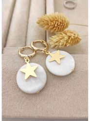 Nakkash Pozłacane kolczyki-kreole z masą perłową rozmiar: onesize. Białe kolczyki Nakkash, z perłą, pozłacane. Za 43.99 zł.