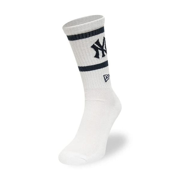 Skarpetki New York Yankees Premium. Białe skarpety New Era, bez wzorów, z bawełny. Za 129.99 zł.