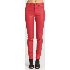 JEANSY SKINNY FIT Emporio Armani. Czerwone jeansy Emporio Armani, z aplikacjami. Za 455.40 zł.