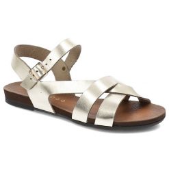 Złote Sandały Armodo Stylowe Obuwie Damskie. Żółte sandały Armodo, bez wzorów, z materiału, eleganckie, bez obcasa, bez zapięcia. Za 242.99 zł.