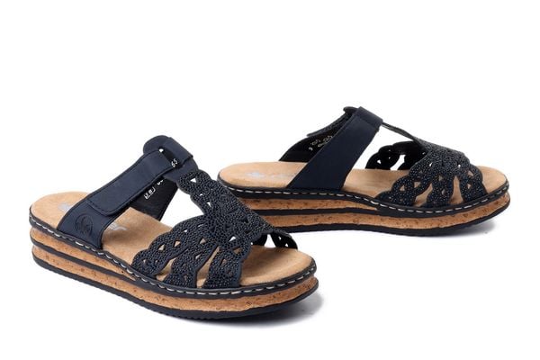 RIEKER 62986-14 blue, klapki damskie. Niebieskie klapki Rieker, bez wzorów, bez obcasa. Za 239.93 zł.