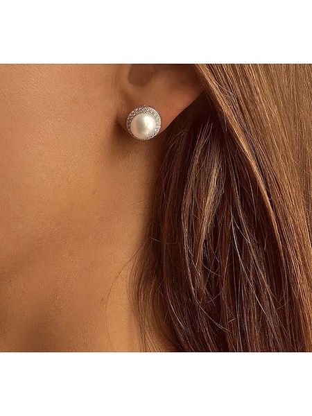 DI GIORGIO Srebrne kolczyki-wkrętki z cyrkoniami i perłami rozmiar: onesize. Białe kolczyki DI GIORGIO, z cyrkonią, srebrne. Za 139.87 zł.