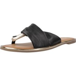 Sandały GIOSEPPO WHATELY Czarny. Czarne sandały Gioseppo, bez wzorów, ze skóry, bez obcasa, bez zapięcia. Za 179.99 zł.
